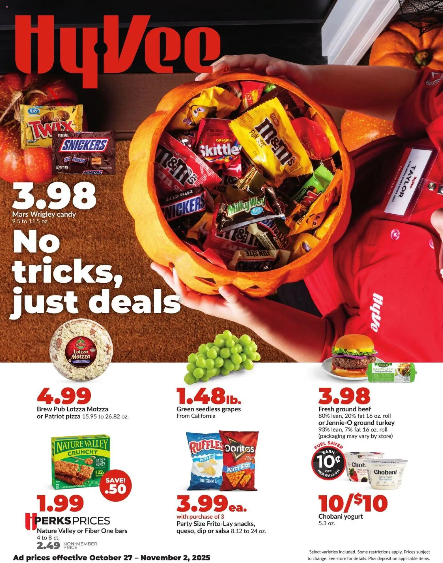 HyVee Weekly Ad - valid from 27.10.2025 | Page: 1 | Products: Yogurt, Pizza, Beef, Grapes