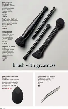 Preview of fmg Blush & Contour Brush, Dual ended: angled contour brush and tapered, oval blush brush. 18 cm L. Synthetic bristles. from shop Avon valid from 12.03.2026 | Page: 104